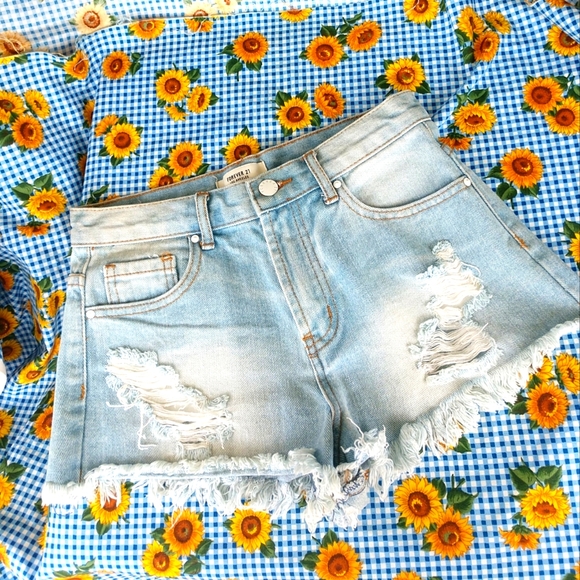 Forever 21 Pants - Forever 21 Distressed High Rise Cut Off Jean Short SIZE 25